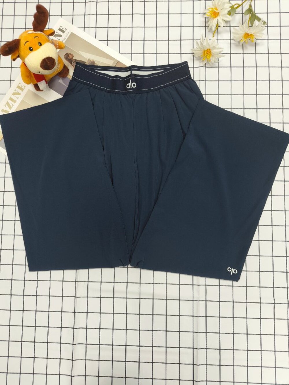 ALO Yoga Pants Navy NWT (Regular)🌼💝
